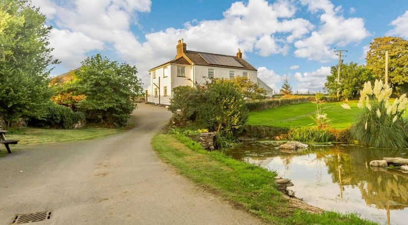 Photo of 2 Bed in Widegates