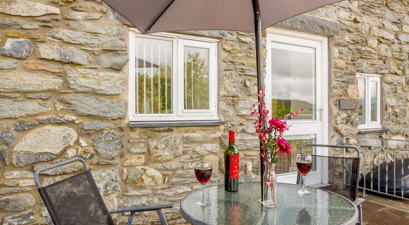 Photo of 1 Bed in Llandderfel