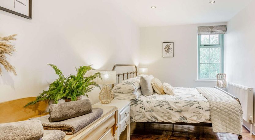 Photo of 3 Bed in Keighley