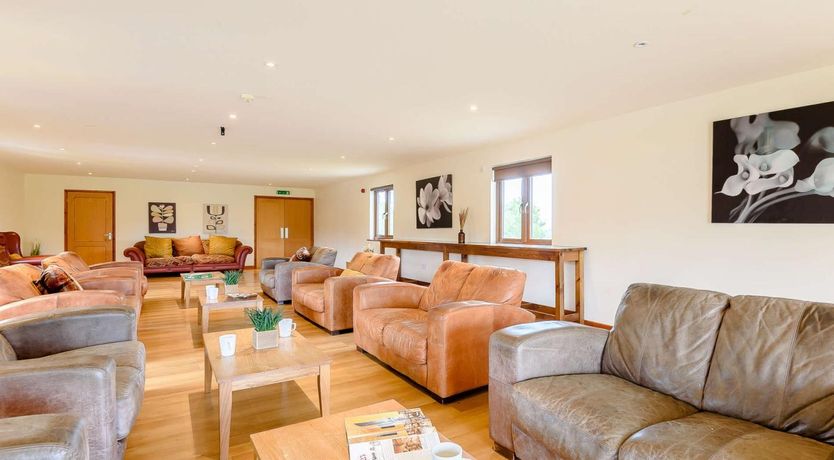 Photo of 5 Bed in Newtown