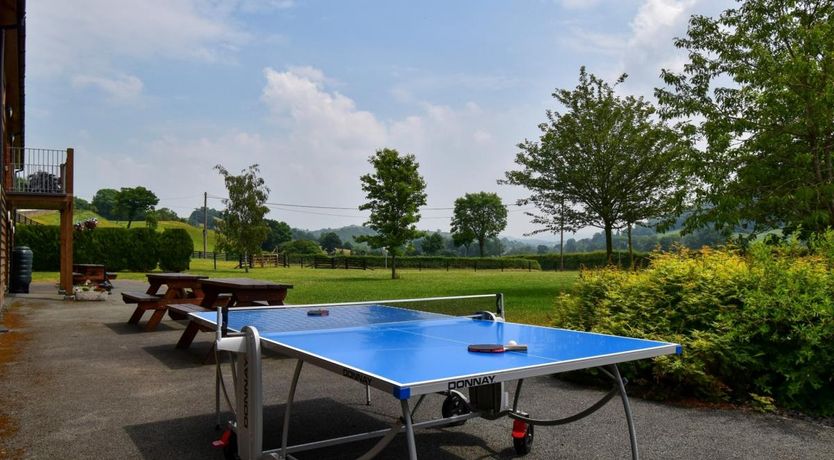 Photo of 5 Bed in Bettws Cedewain