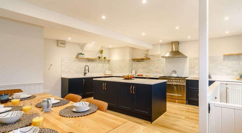 Photo of 4 Bed in Fowey