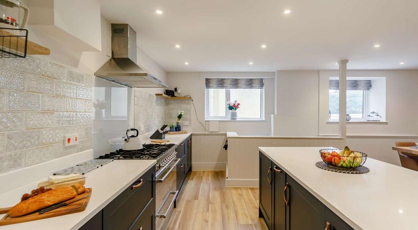 Photo of 4 Bed in Fowey