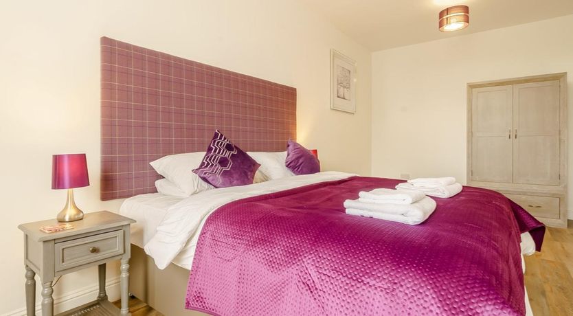 Photo of 6 Bed in St. Andrews