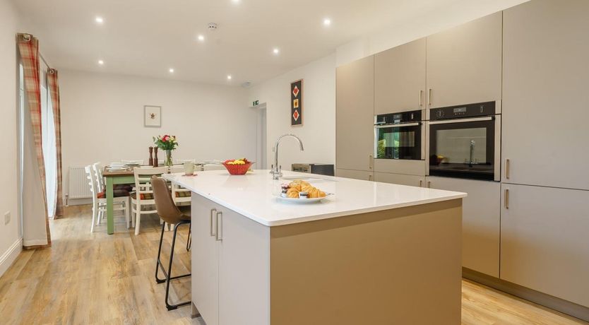 Photo of 6 Bed in St. Andrews