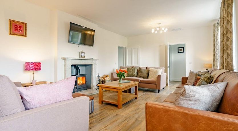 Photo of 6 Bed in Leuchars