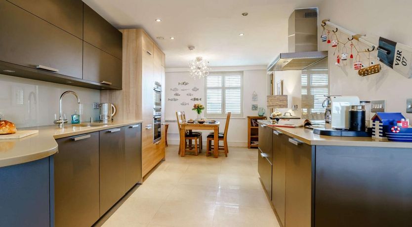 Photo of 2 Bed in Tenby