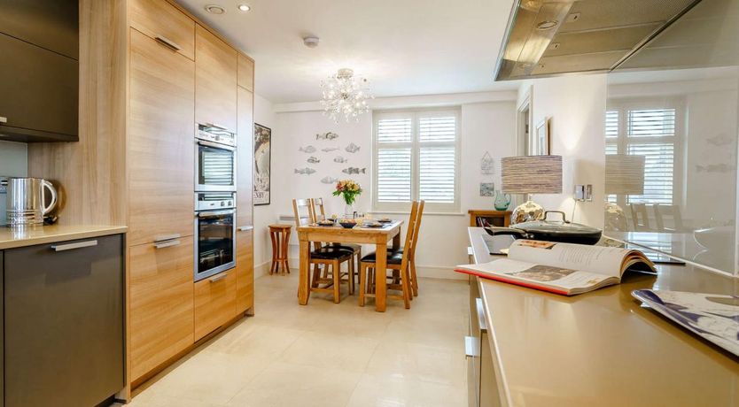 Photo of 2 Bed in Tenby