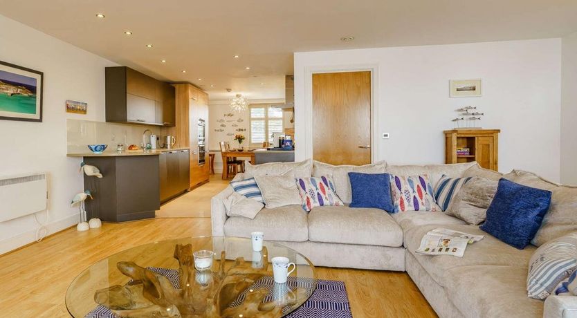 Photo of 2 Bed in Tenby