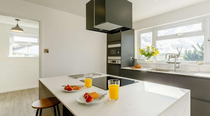 Photo of 3 Bed in Lee