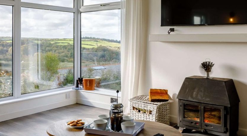 Photo of 3 Bed in Lee