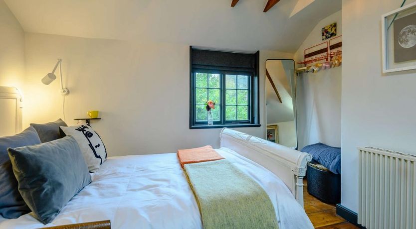 Photo of 1 Bed in Bridport