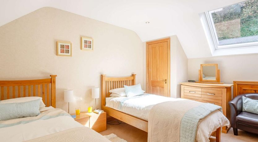 Photo of 4 Bed in Harlech