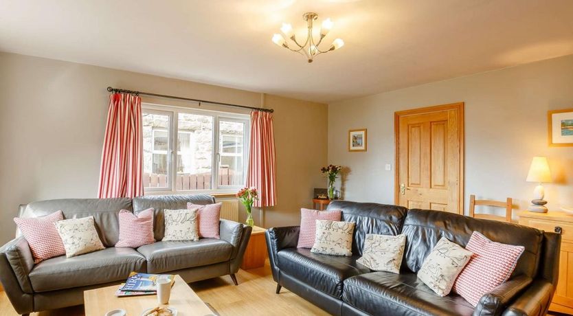 Photo of 4 Bed in Harlech