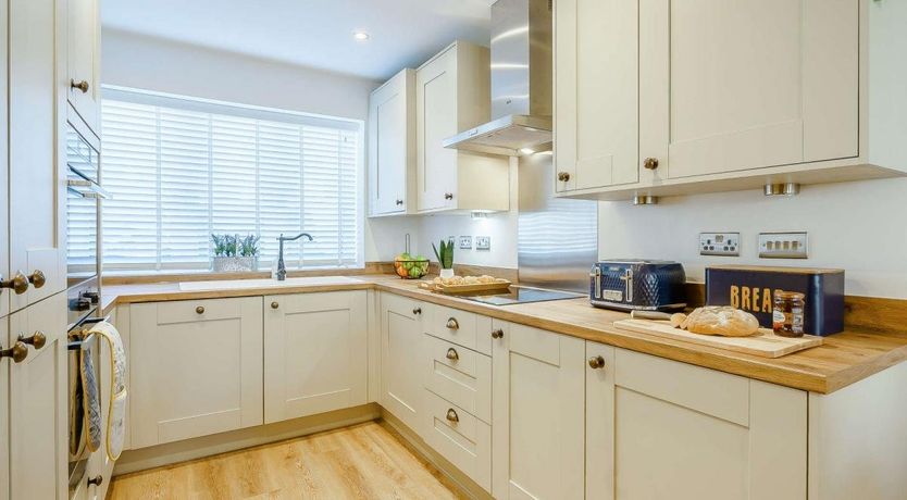 Photo of 4 Bed in Whitby