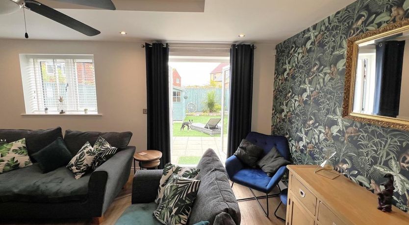 Photo of 4 Bed in Whitby