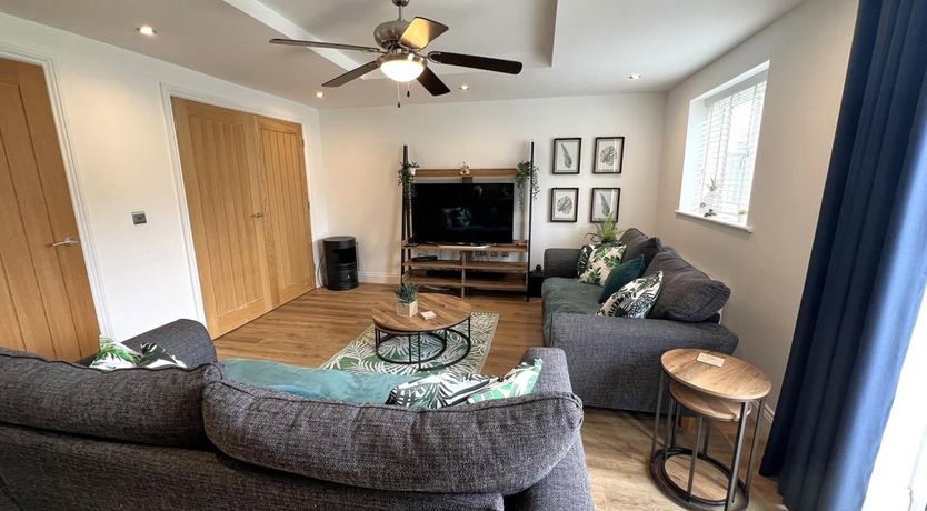 Photo of 4 Bed in Whitby