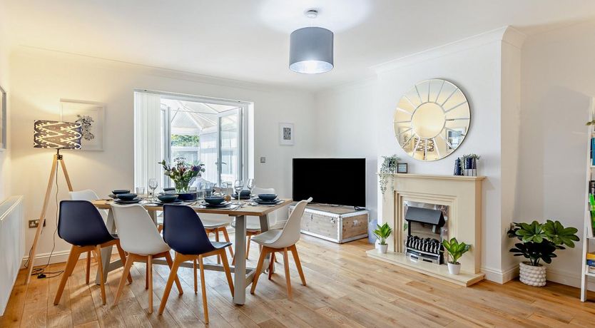 Photo of 4 Bed in Llandudno