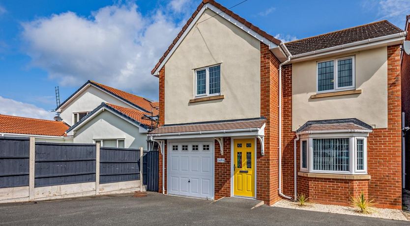 Photo of 4 Bed in Llanrhos