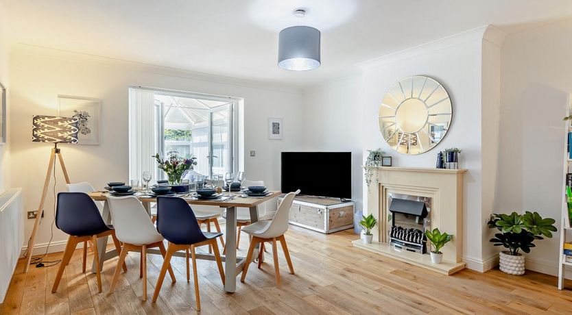 Photo of 4 Bed in Llanrhos