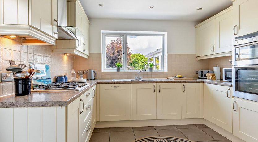 Photo of 4 Bed in Llanrhos