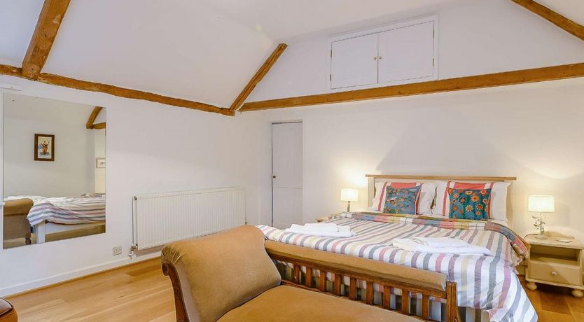 Photo of 5 Bed in Swanton Morley