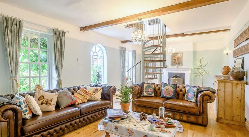 Photo of 5 Bed in Swanton Morley