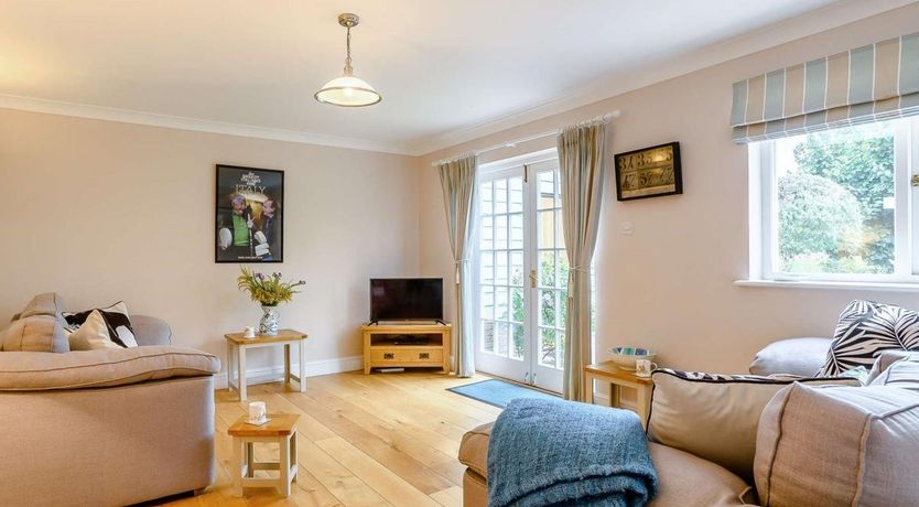 Photo of 5 Bed in Swanton Morley