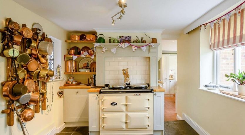 Photo of 5 Bed in Swanton Morley