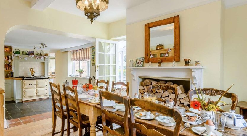 Photo of 5 Bed in Swanton Morley