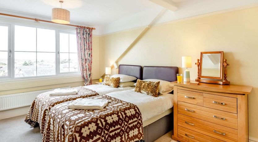 Photo of 6 Bed in Harlech