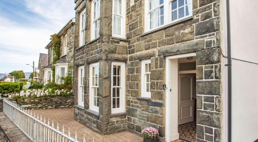 Photo of 6 Bed in Harlech