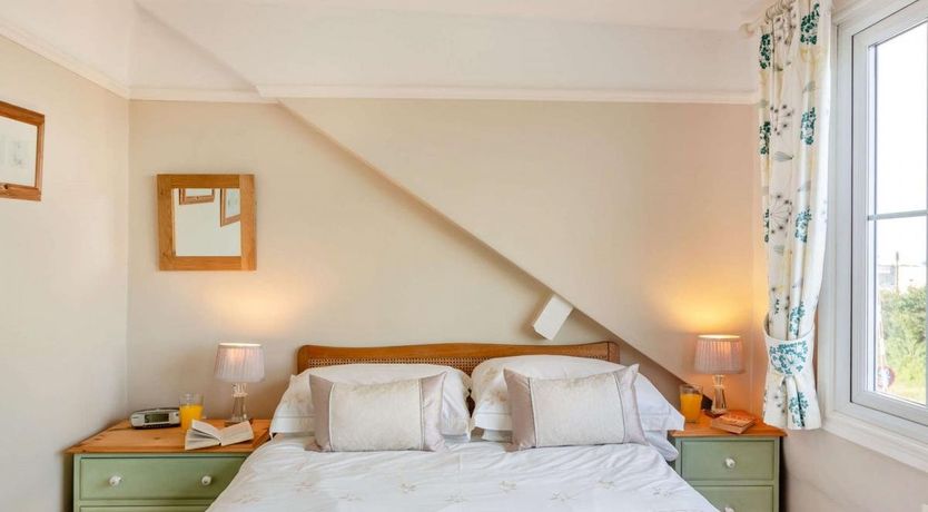 Photo of 6 Bed in Harlech