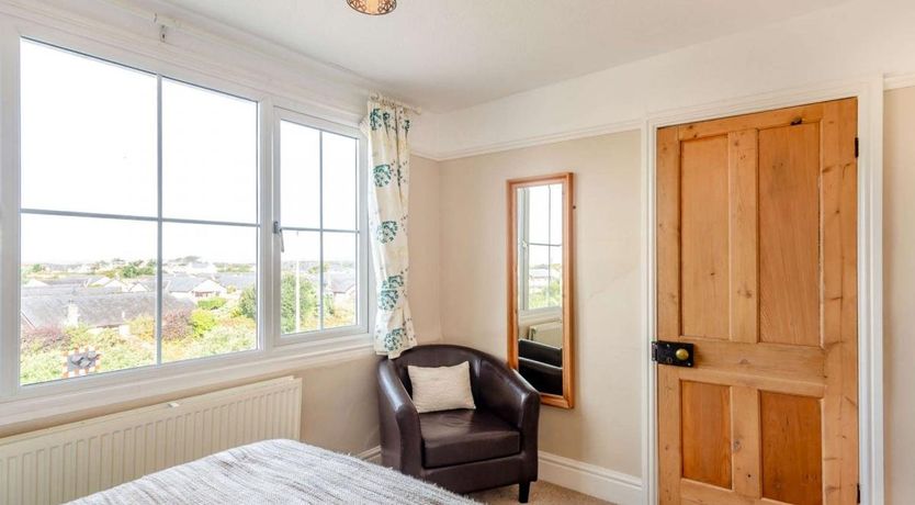 Photo of 6 Bed in Harlech