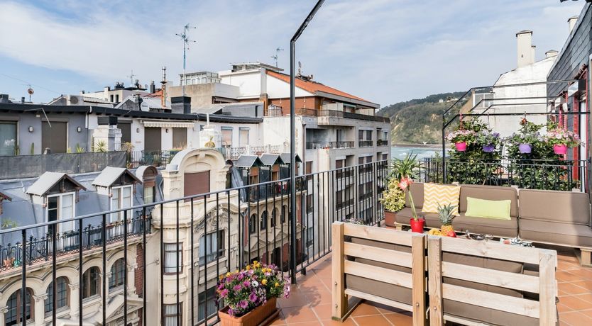 Photo of Hold Your Head High