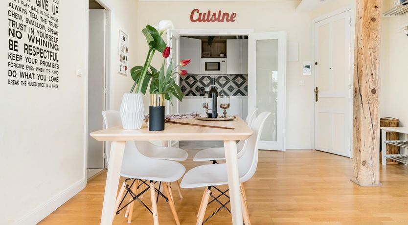 Photo of Hold Your Head High