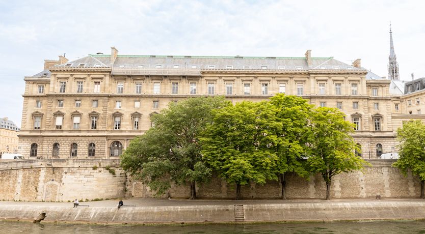 Photo of Stroll the Seine