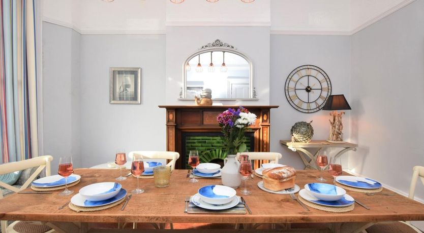 Photo of 4 Bed in East Cowes