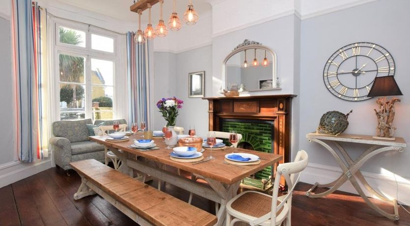 Photo of 4 Bed in East Cowes