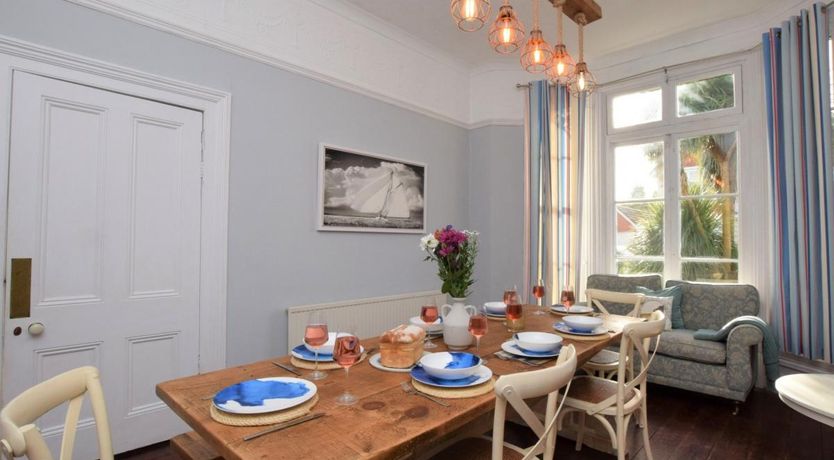 Photo of 4 Bed in East Cowes