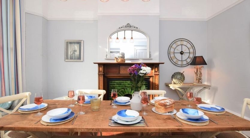 Photo of 4 Bed in East Cowes