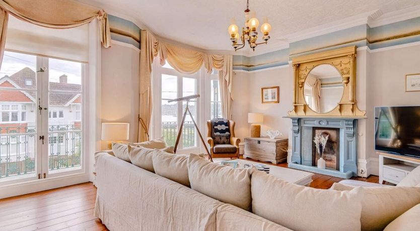 Photo of 4 Bed in East Cowes