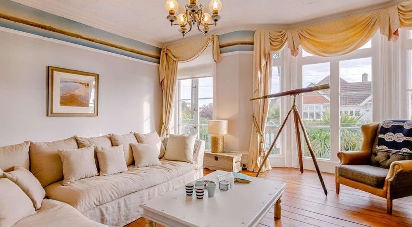 Photo of 4 Bed in East Cowes