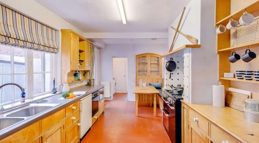 Photo of 4 Bed in East Cowes