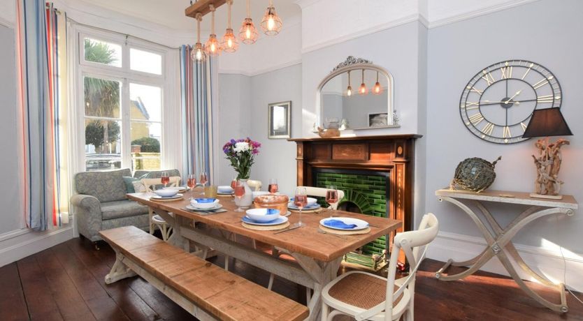 Photo of 4 Bed in East Cowes