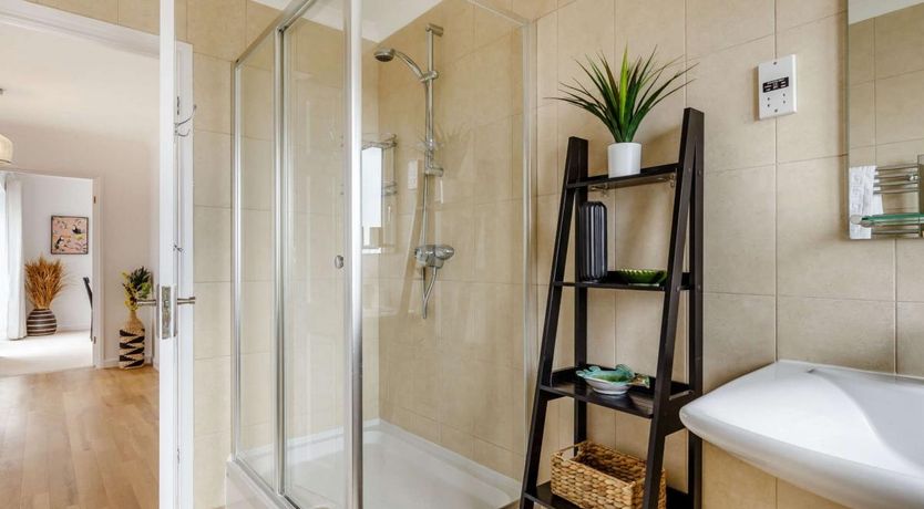 Photo of 4 Bed in Harlyn Bay