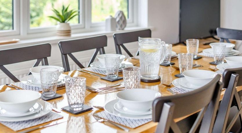 Photo of 4 Bed in Harlyn Bay