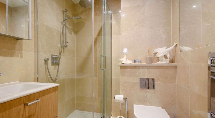 Photo of 3 Bed in Docking