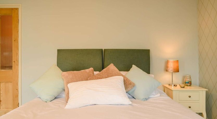 Photo of 2 Bed in Milford Haven