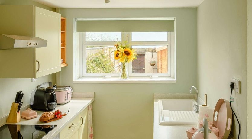 Photo of 2 Bed in Milford Haven